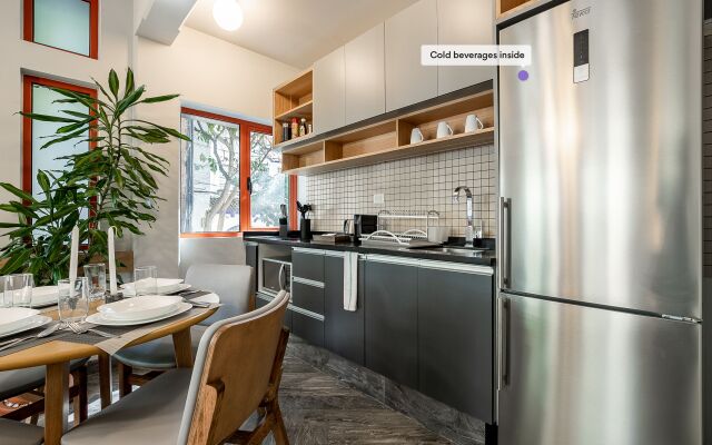 Beautiful New, Modern Condo in La Condesa!