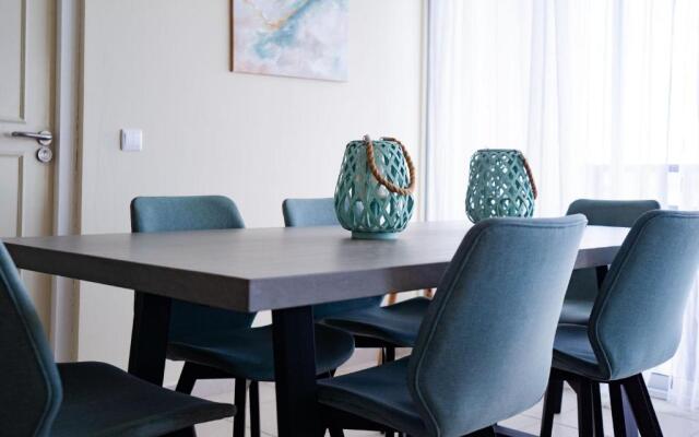 Outstanding 2 Bedroom Beach Front Suite 3