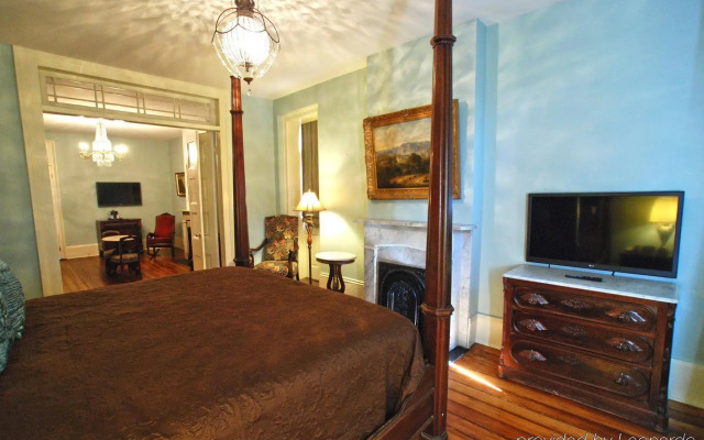 Lamothe House