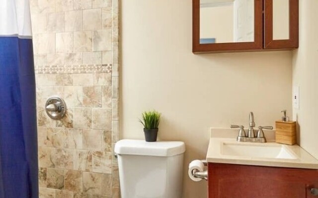 Cozy, modern Apartment 20min to NYC