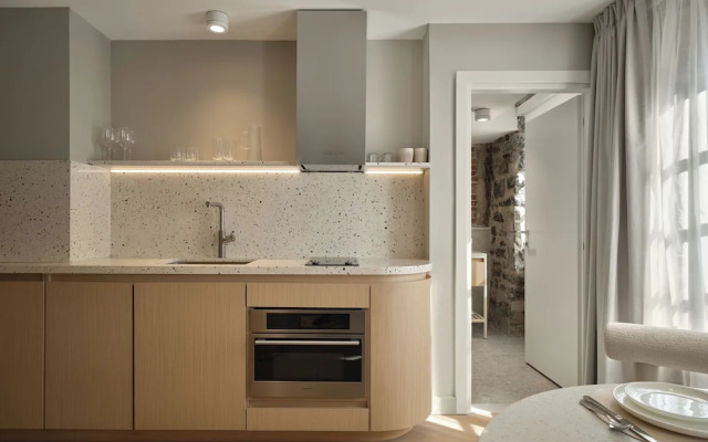 Corner Apartments