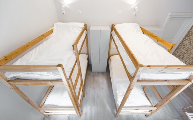 Safe Haven Nevsky 95 - Hostel