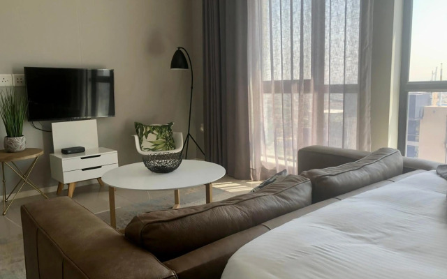 Urban Awe Apartment: iTowers 21st Floor