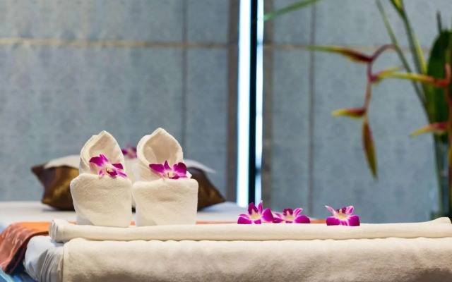 Courtyard Phuket at Surin Beach