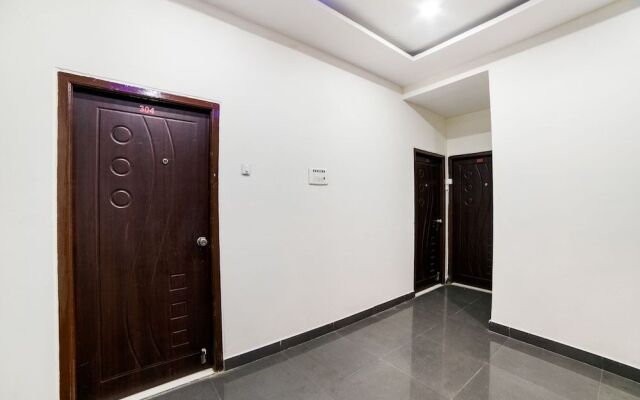 OYO 62329 Lucky Hotels