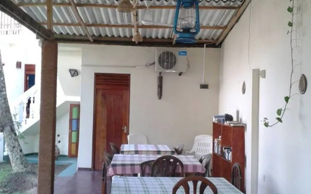 Unawatuna Beach Bunglow