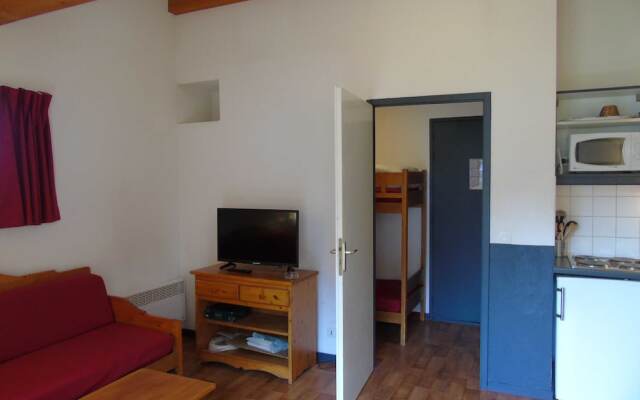 Lou Services Apartment CB40 LSI 001