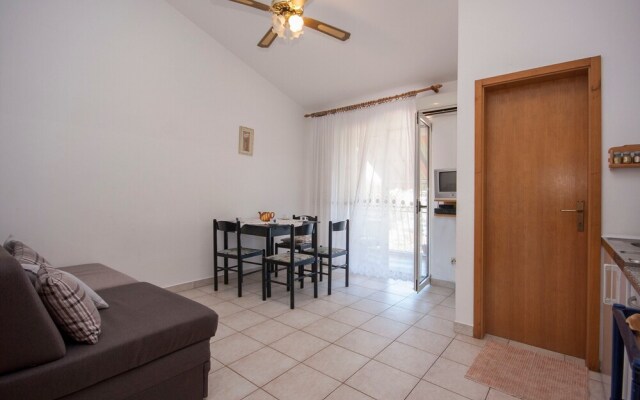 Apartments Maretic