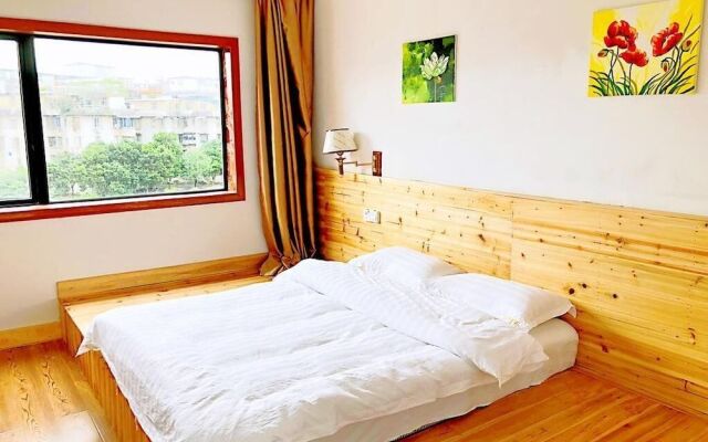 Lakeside Hostel