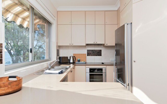 Canvas at Dutchies Beach