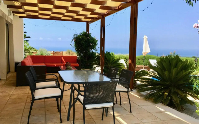 Villa Panorama - Stunning views in villa with hot tub, pool, garden