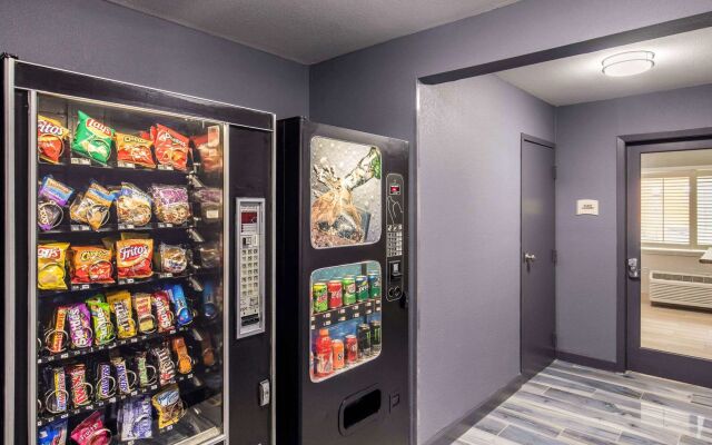 Quality Inn & Suites Plano East - Richardson