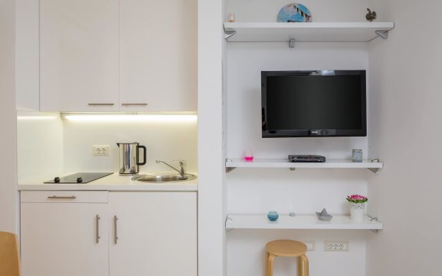 Split Center Suites