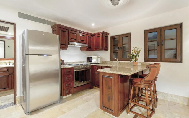 Blue Desert 11 - Casa De La Familia