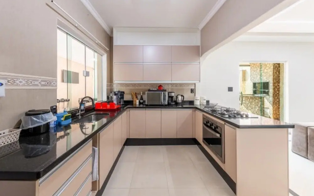 Luxuosa Casa com Piscina