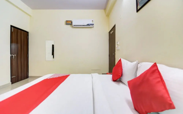Oyo Flagship 28716 Panchasheel Enclave