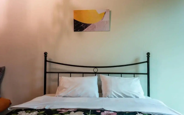 Bright & Stylish Studio In The Heart Of Tbilisi