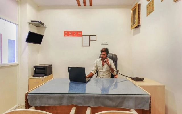 Sri Balaji Lodge By OYO Rooms