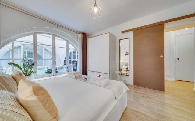 Amazing Historical Parisien Apartment Next TO Louvre Area ! - 1