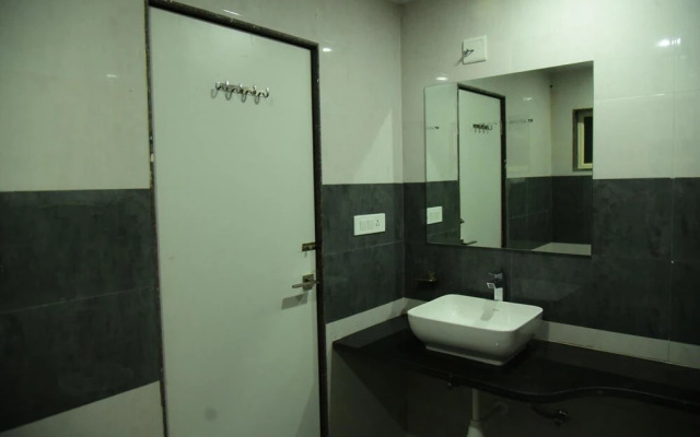Hotel  Savera Palace