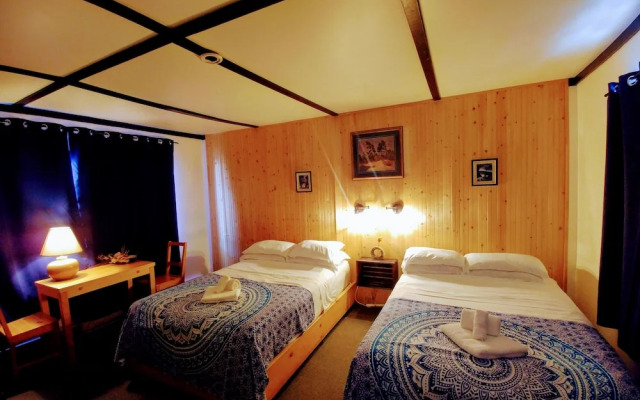 Dwight Riverside Inn