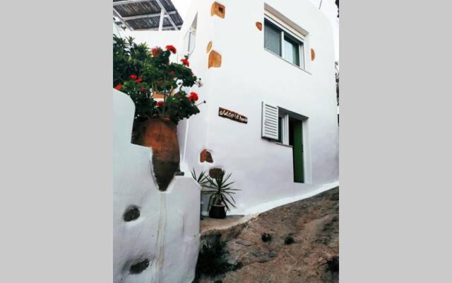 Traditional house Utopia Makri Gialos