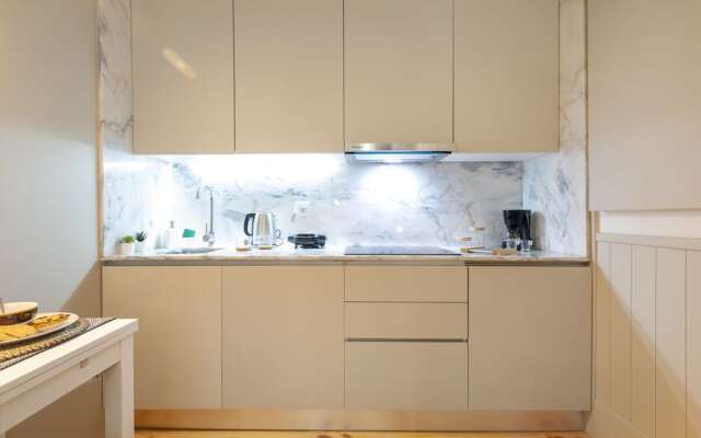 Sol Modern Studio at Batalha Metro