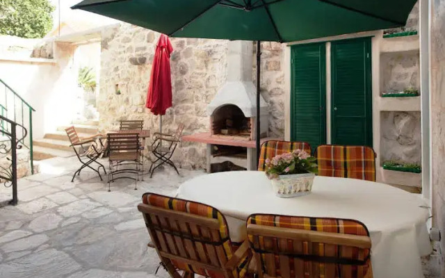 Fabio Residence