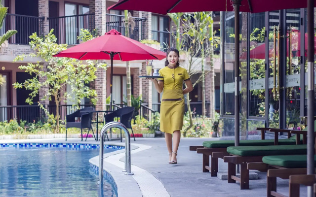 Sunny House Resort