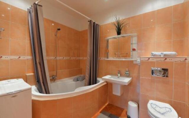 Exclusive apartment on Zborovska
