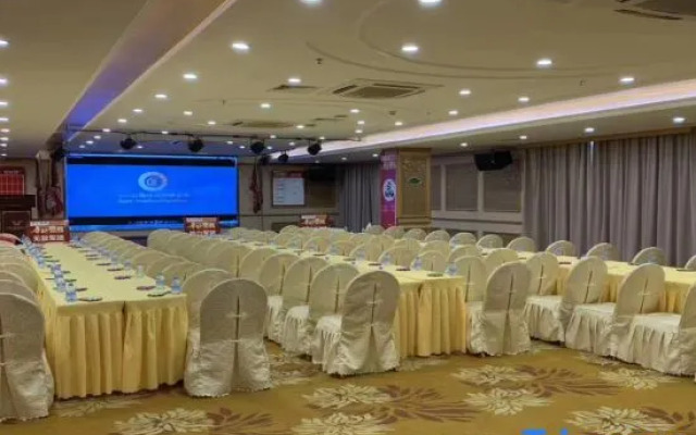 Vienna Hotel (Luoding Luocheng Branch)
