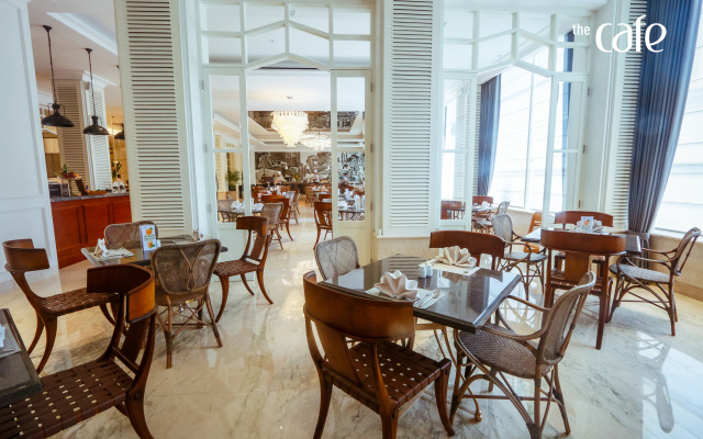 Java Paragon Hotel and Residences