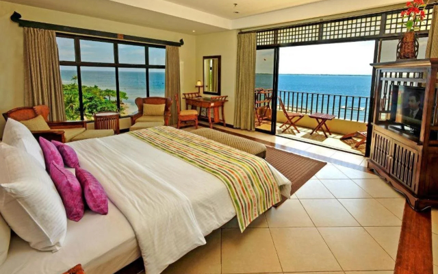 Costabella Tropical Beach Hotel
