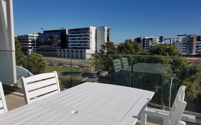 Beau Monde Apartments Newcastle - Worth Place Apartment