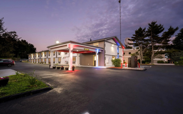 Super 8 by Wyndham Lewiston Auburn Area