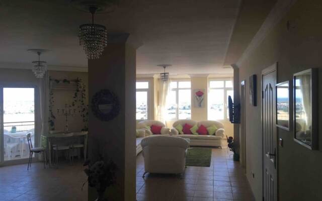 Stunning 8 bed Penthouse in Altinkum ,didim