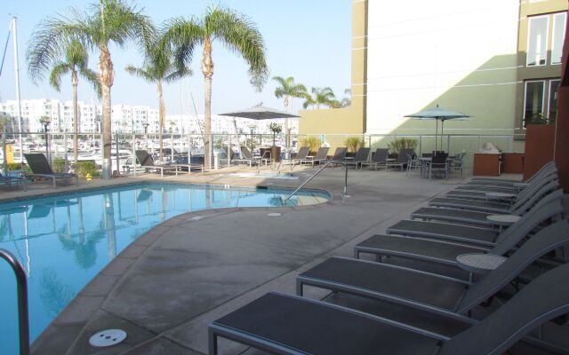 Apartment with Full Amenities - Miracle Mile