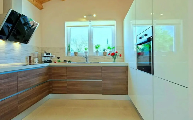 Patricia Comfortable Holiday Residence