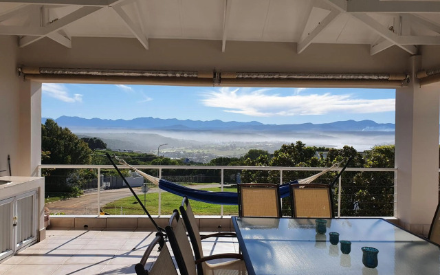 Lovely 2 bedroom rental unit with exquisite views