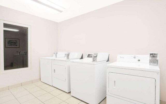 Hotel Carolina, a Days Inn by Wyndham