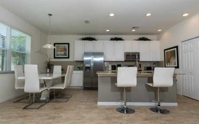 #06 Large Townhouse w/Private Pool - Four Bedroom