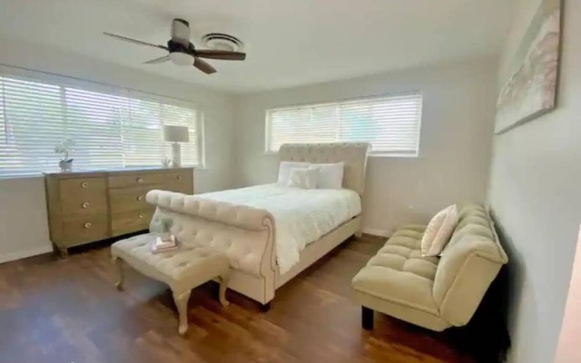 Cozy 4-Bedroom Beachside Home