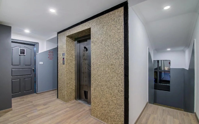 OYO Townhouse 042 Urvashi Theatre