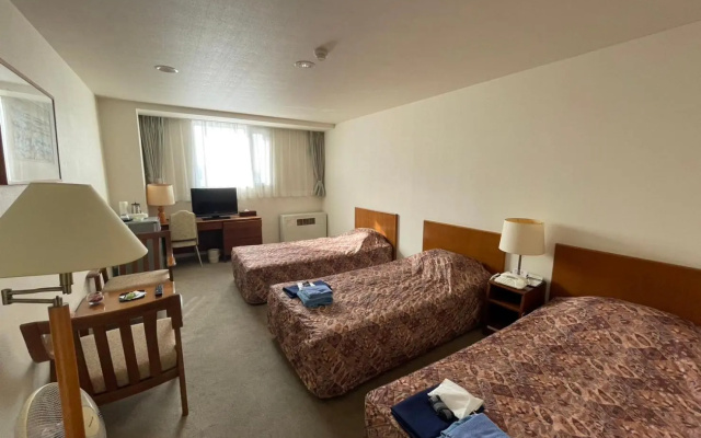 Kitaguni Grand Hotel – Guest Rooms – Rishirifuji