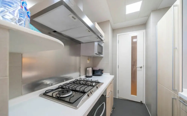 Tyms Cozy 2BR 1BA Apt Near Metro