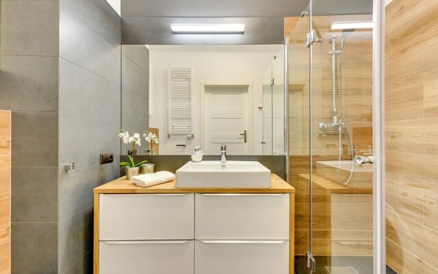 Riverside Nowa Motława SPA, Pool, Gym & Parking by Downtown Apartments