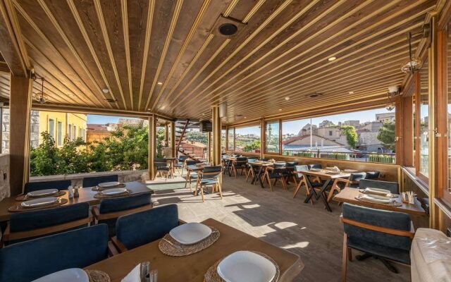 Foremanson Cave Hotel