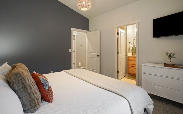 Beaumont 3 Bedroom Home by RedAwning