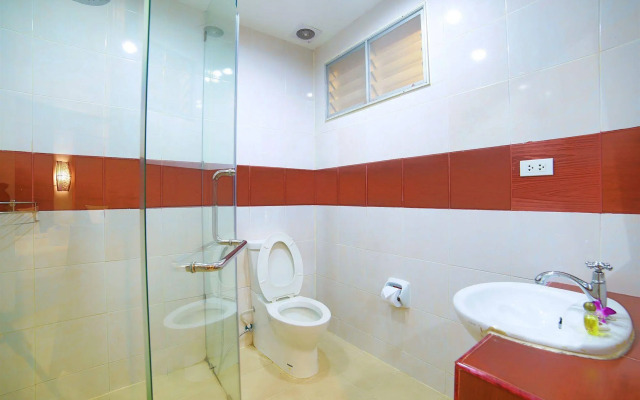 Lotus Hotel Patong