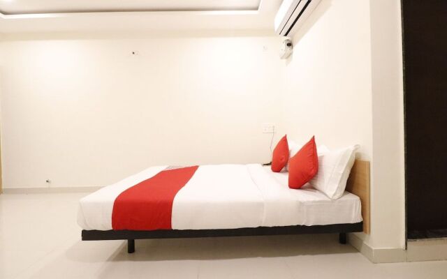 OYO Flagship 27991 Mundhwa UC